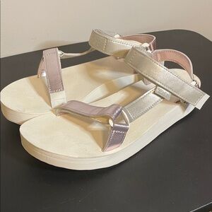 Teva Women's Sandals in Silver and Pink